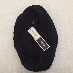 Black infinity scarf
